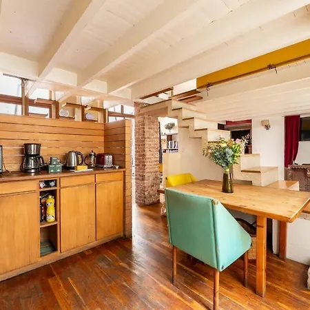 Nocleg ze śniadaniem Le Marais - Private 3br House With Terrace 4*