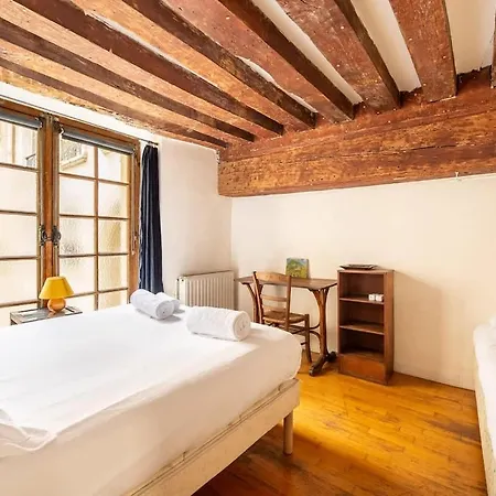 Le Marais - Private 3br House With Terrace 4* 파리